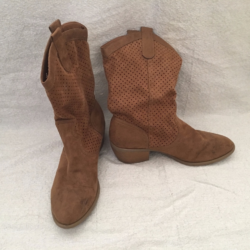 American Eagle Suede Ankle Boots
